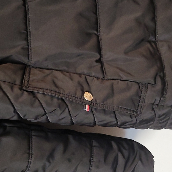 Tommy Hilfiger Womens Black Puffer Coat. - Picture 6 of 11